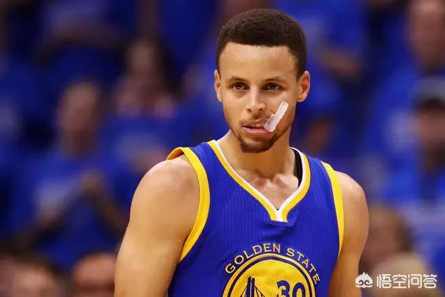 三亚亚沙会开幕在即 主媒体中心迎接媒体记者