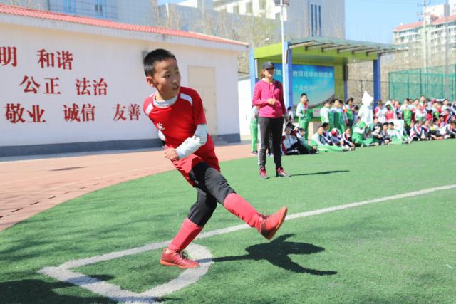 格林26+11火箭力克骑士5连胜 鹈鹕大胜开拓者